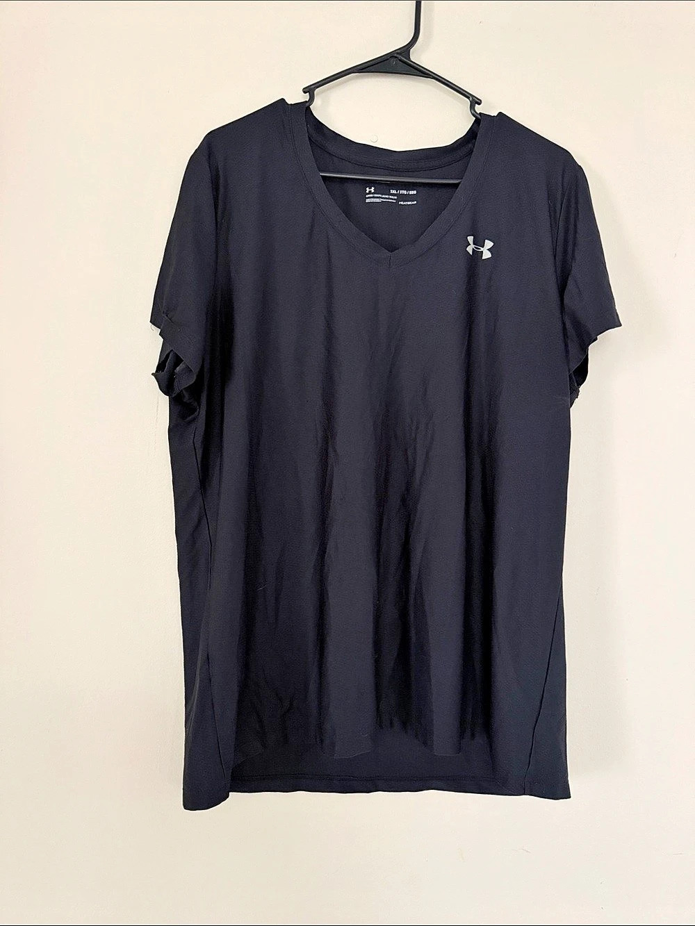 Under Armour UA Tech V-Neck Short Sleeve Tee Medium Black